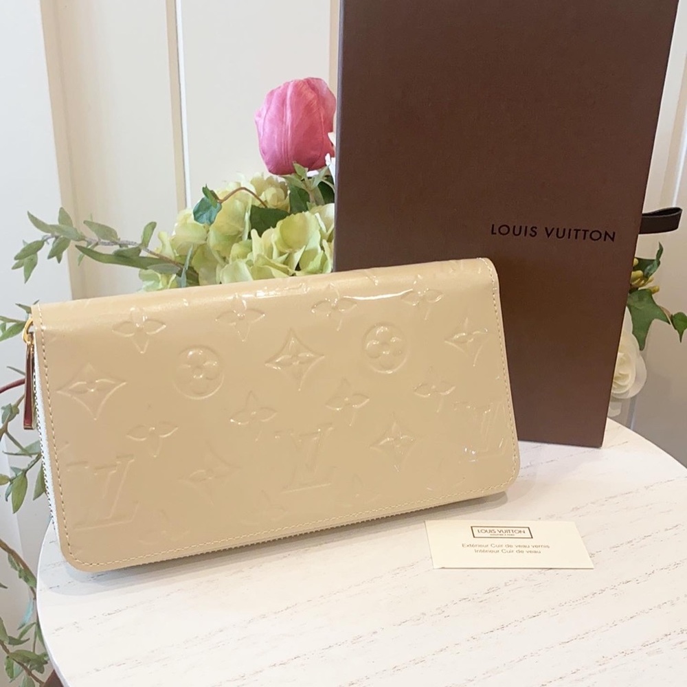 Louis Vuitton Vernis Monogram Zippy Wallet new